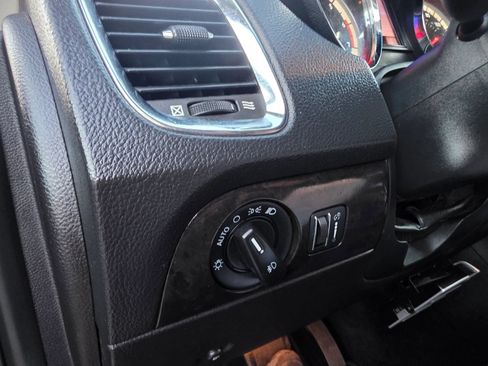 Used 2012 Dodge Durango Crew RWD image 23
