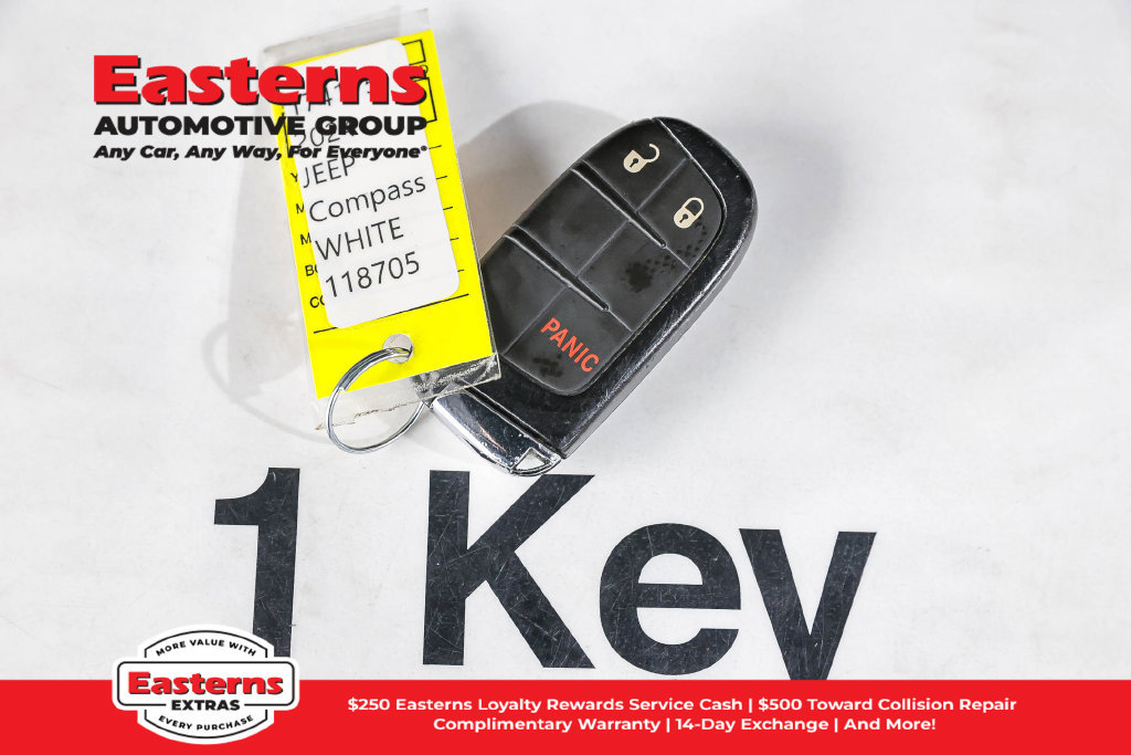 Used 2024 Jeep Compass Latitude AWD/4WD image 7