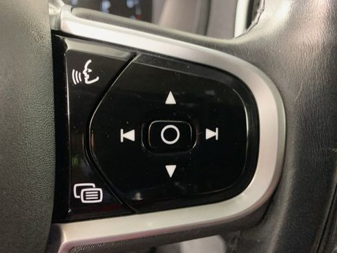 Used 2022 Volvo XC90 T5 Momentum w/ Advanced Package image 24