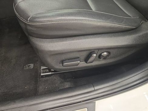 Used 2020 Kia Niro EX Premium FWD image 35