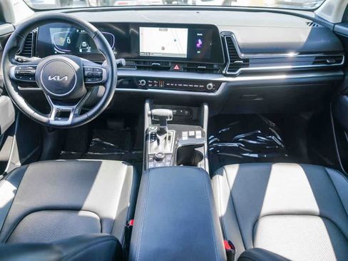Certified 2025 Kia Sportage EX FWD image 11