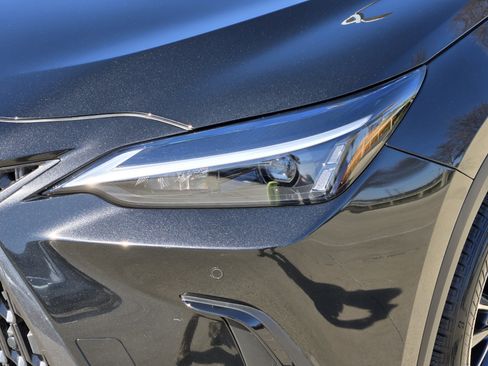 Used 2025 Lexus NX 250 image 12