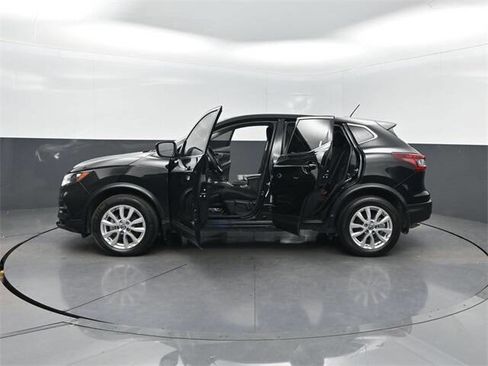 Used 2021 Nissan Rogue Sport S image 37