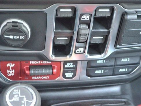 New 2025 Jeep Wrangler Unlimited Rubicon 392 image 27