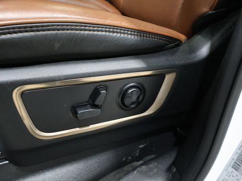 Used 2020 RAM 1500 Longhorn image 12