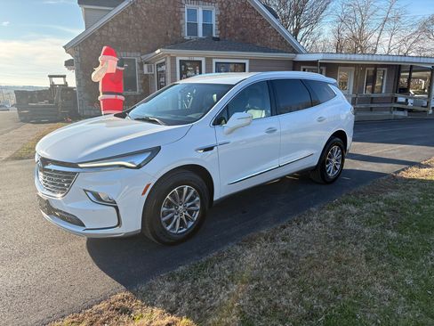 Used 2024 Buick Enclave Premium image 1