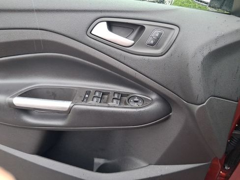 Used 2019 Ford Escape SE FWD image 14