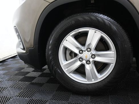 Used 2020 Chevrolet Trax LT w/ Driver Confidence Package FWD image 38