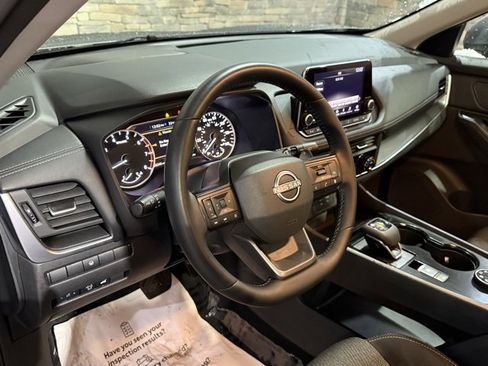 Certified 2025 Nissan Rogue SV image 12