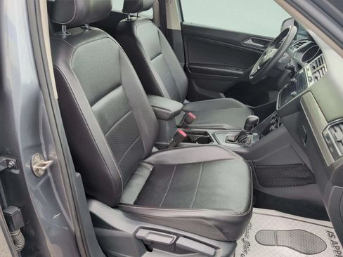 Used 2021 Volkswagen Tiguan SE FWD image 29