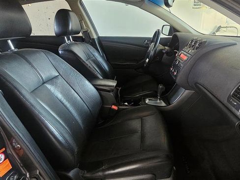 Used 2008 Nissan Altima 3.5 SE w/ Premium Pkg image 17