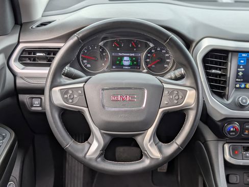 Used 2023 GMC Acadia SLT image 26