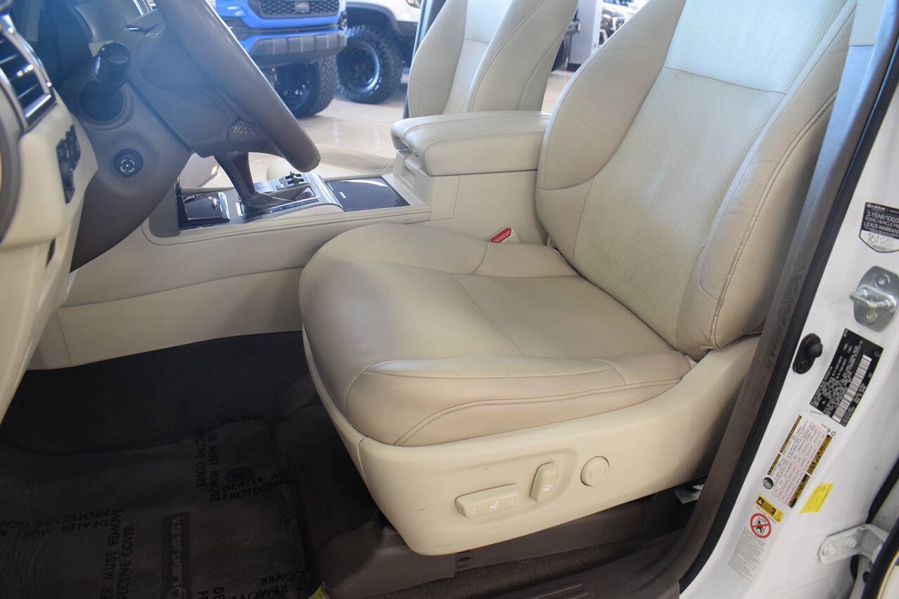 Used 2014 Lexus GX 460 w/ Premium Package AWD/4WD image 34