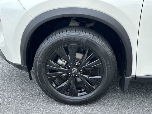 Certified 2023 Nissan Rogue SV w/ SV Premium B Package AWD/4WD image 12