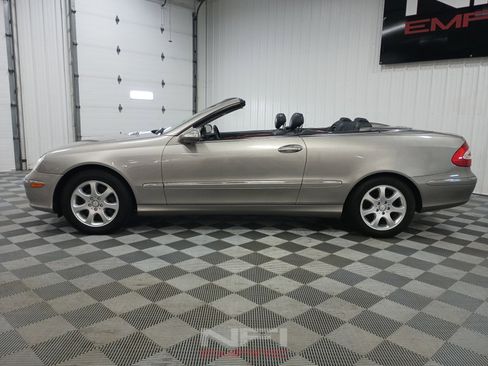 Used 2004 Mercedes-Benz CLK 320 Cabriolet image 3