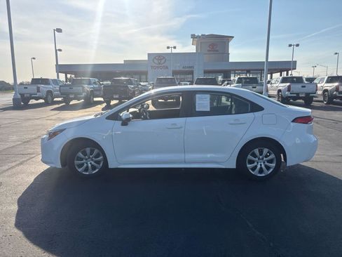 Used 2023 Toyota Corolla LE FWD image 4