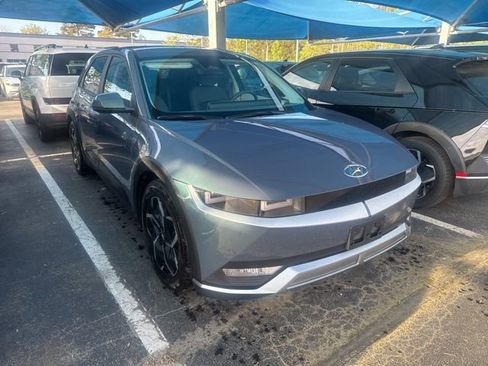 Used 2023 Hyundai Ioniq 5 SE image 1