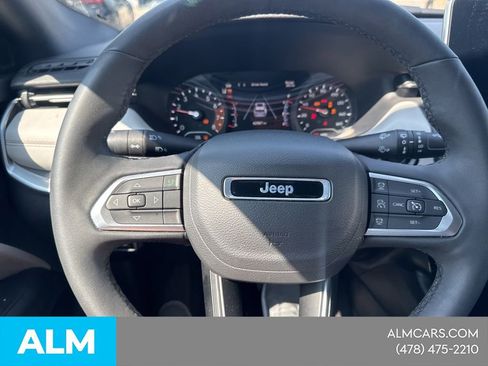 Used 2025 Jeep Compass Limited AWD/4WD image 13