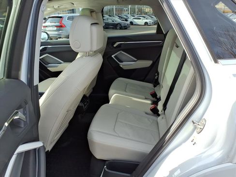 Certified 2025 Audi Q3 2.0T Premium Plus w/ Premium Plus Package image 11