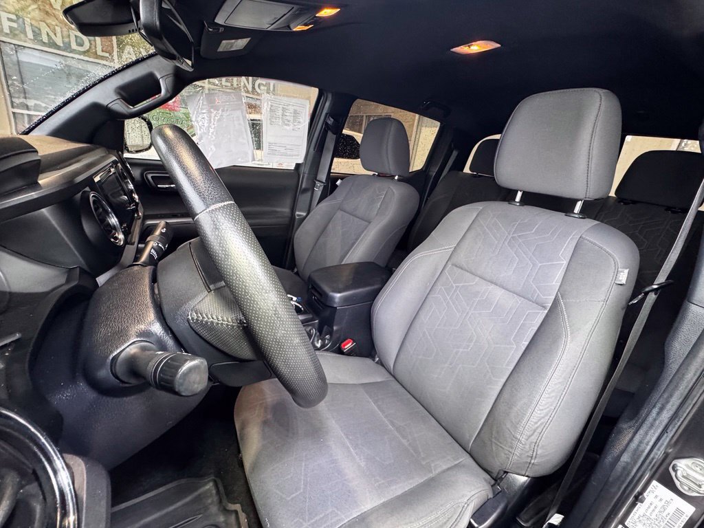 Used 2019 Toyota Tacoma TRD Sport w/ Technology Package AWD/4WD image 21