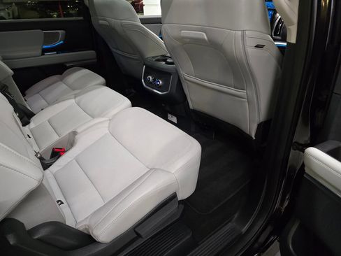 Used 2025 Ford Expedition Max Platinum AWD/4WD image 39