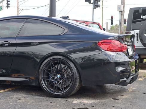 Used 2018 BMW M4 Coupe RWD image 13