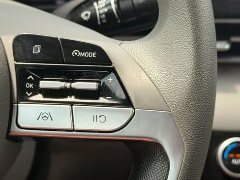 Used 2022 Hyundai Elantra SEL FWD image 30