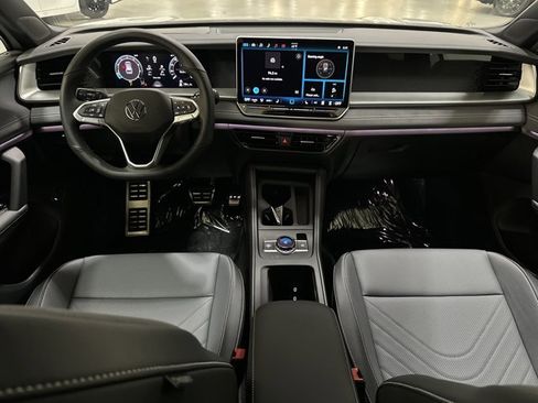 New 2026 Volkswagen Tiguan SE R-Line image 25