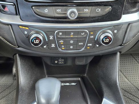 Certified 2023 Chevrolet Traverse Premier w/ Redline Edition FWD image 19