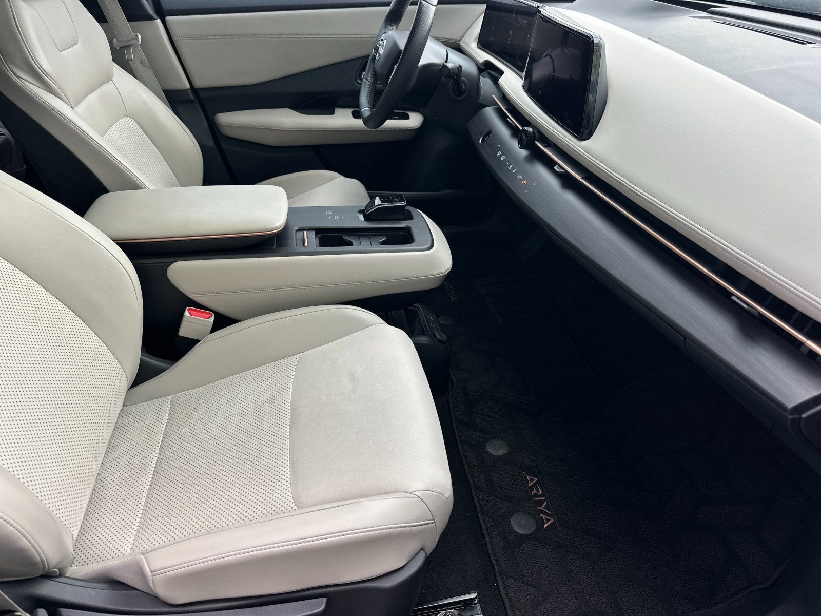 Used 2023 Nissan Ariya FWD image 15