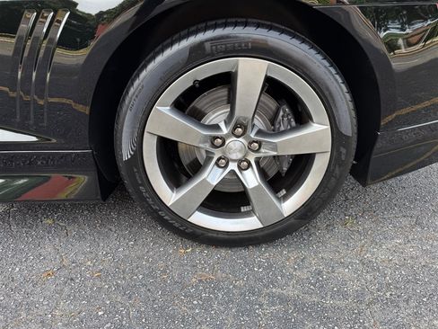 Used 2010 Chevrolet Camaro SS RWD image 18