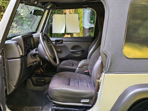 Used 2001 Jeep Wrangler Sport image 9