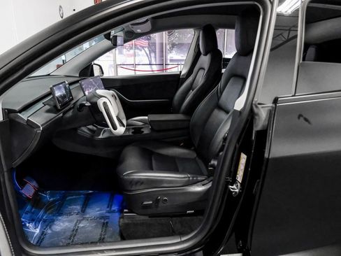 Used 2022 Tesla Model Y Performance AWD/4WD image 4