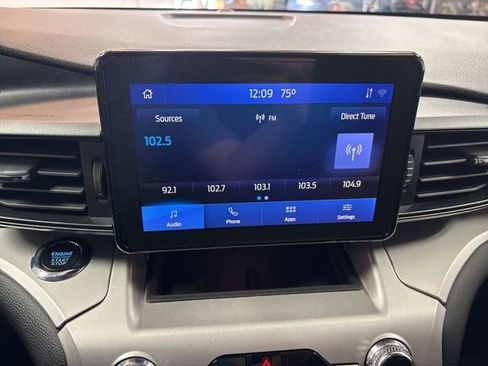 Used 2022 Ford Explorer XLT AWD/4WD image 18
