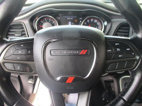 Used 2021 Dodge Challenger SXT RWD image 18