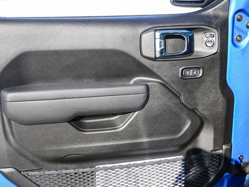 New 2025 Jeep Gladiator Sport image 22