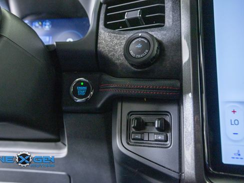Used 2024 Ford Expedition Limited AWD/4WD image 22