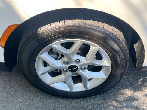 Used 2025 Kia Soul LX w/ LX Technology Package image 28