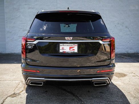 Used 2024 Cadillac XT6 Premium Luxury image 14