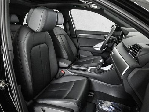 Certified 2025 Audi Q3 2.0T Premium Plus w/ Premium Plus Package image 22