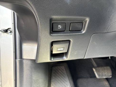 Used 2022 Lexus UX 200 w/ Accessory Package (Z1) FWD image 31