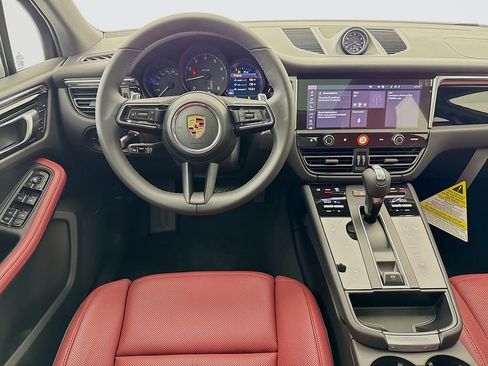 New 2026 Porsche Macan image 25