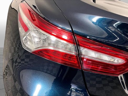 Used 2019 Toyota Camry XLE w/ Driver Assist Package FWD image 28