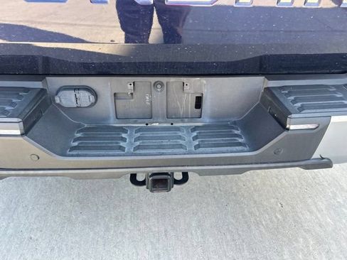 Used 2022 Toyota Tundra Limited RWD image 9