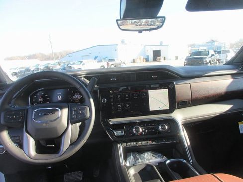 New 2026 GMC Sierra 3500 Denali Ultimate AWD/4WD image 17