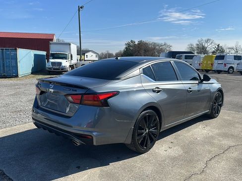 Used 2022 Nissan Altima 2.5 SR w/ Midnight Edition Package image 4