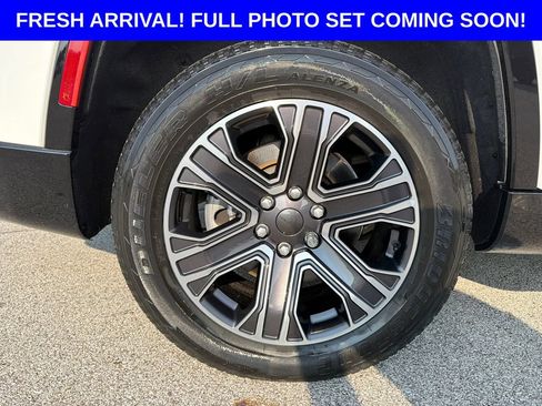 Used 2023 Jeep Wagoneer 4WD w/ Premium Group I image 34
