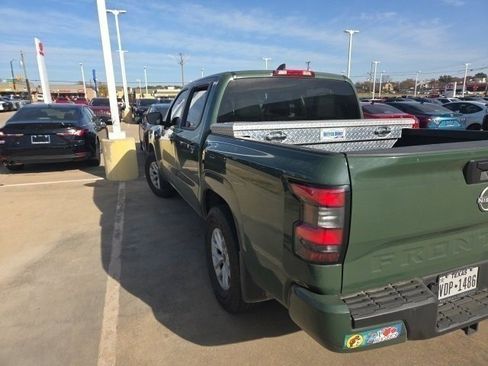 Used 2024 Nissan Frontier SV w/ Tow Package image 6