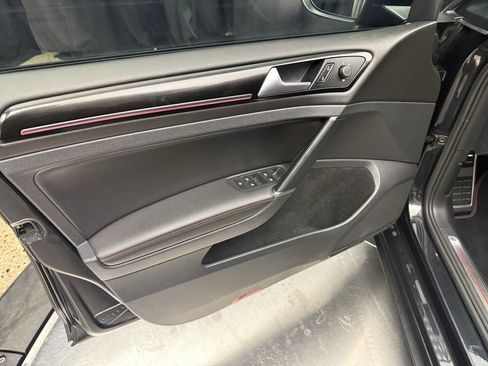 Used 2017 Volkswagen GTI Autobahn image 20