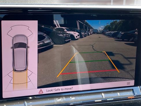 Used 2024 Volkswagen Atlas SE image 35